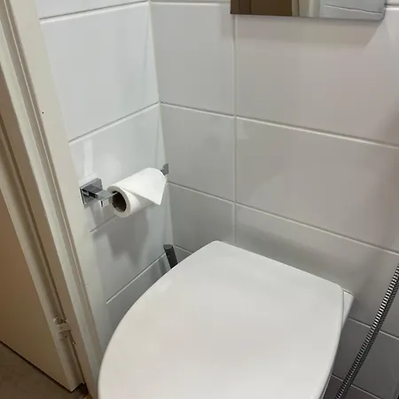 Quiet Flat Close To The Mall And The Metro شقة