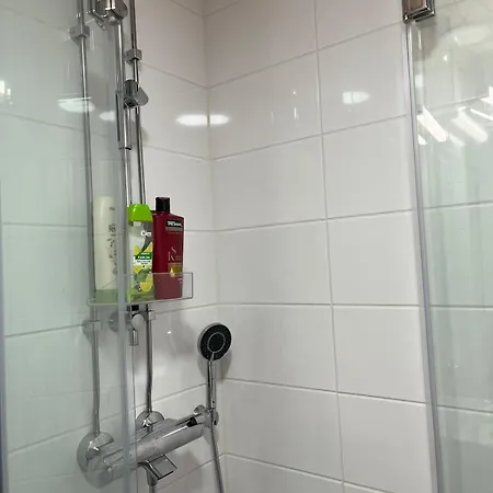 Quiet Flat Close To The Mall And The Metro شقة *