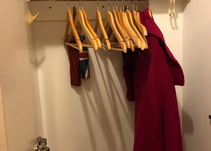 Quiet Close To The Mall And The Metro شقة *